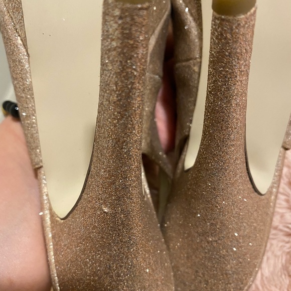Gold Glitter Steve Madden Size 7 1/2. Never worn - Picture 5 of 7